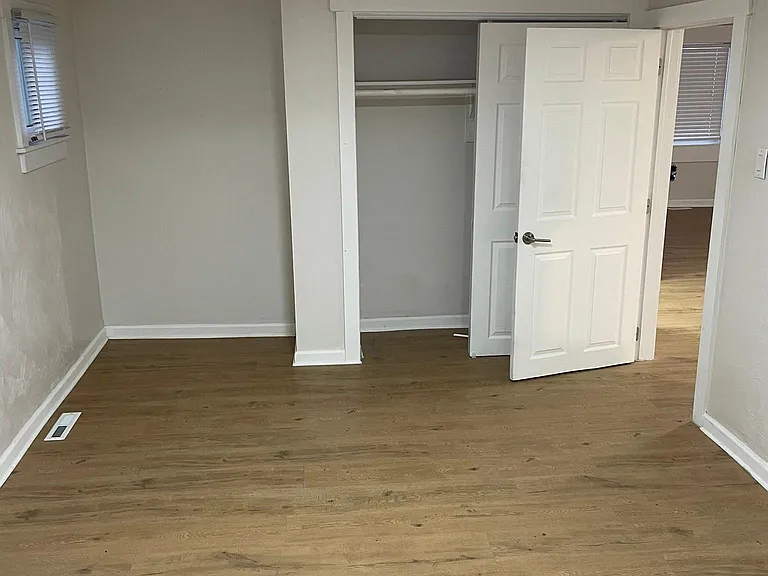 119 E Wilson St — Photo 39