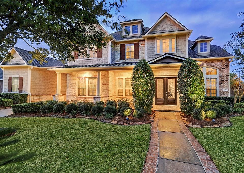 Welcome to 7302 Fair Meadow Lane conveniently located in Seven Meadows with easy access to commute routes and top rated schools!
