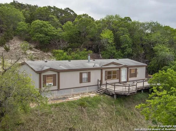 185 Sanders Way, Center Point, TX 78010