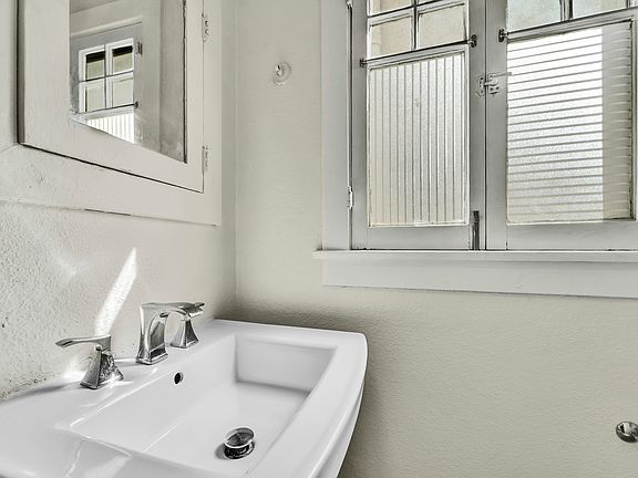 4th image of 1238 Havenhurst Dr #1238.5