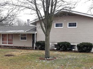 23 Ridge Dr, Decatur, IL 62521