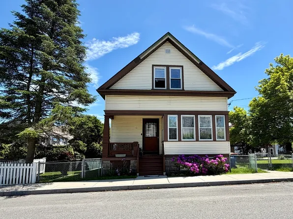12 Almy St, Dartmouth, MA 02748
