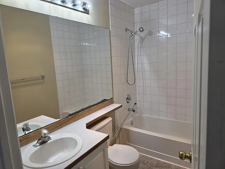12539 NE 7th Pl #1 — Photo 14