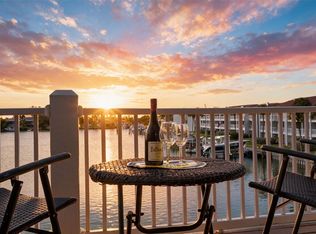 12242 2nd St E, Treasure Island, FL 33706