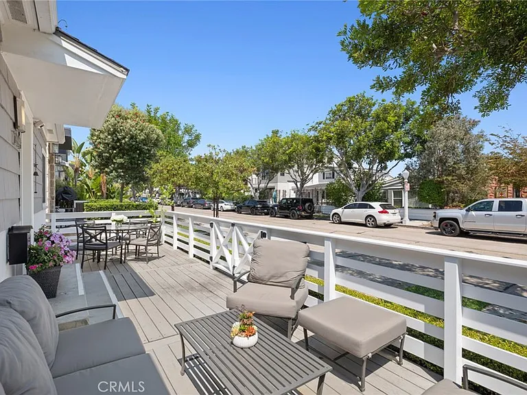 2049 E Ocean Blvd — Photo 15