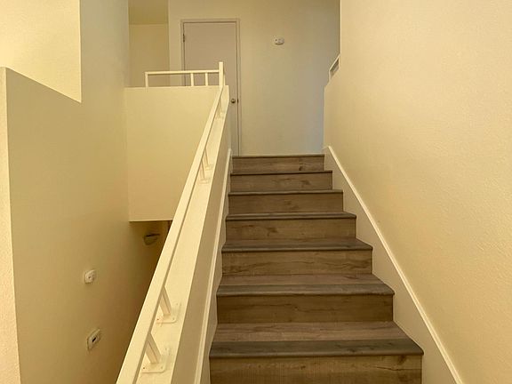 5th image of 1571 Theo Dr