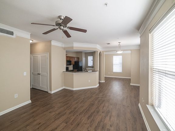 3rd image of 10373 N Sam Houston Pkwy E #920
