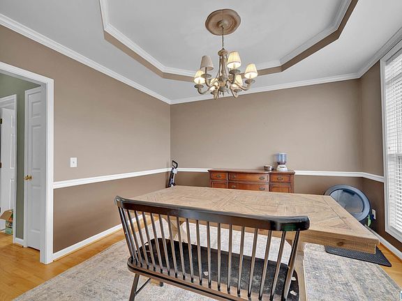 5th image of 973 Macdonald Lake Rd