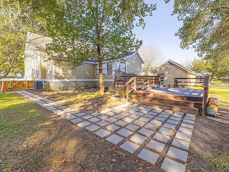 809 Milam St — Photo 22