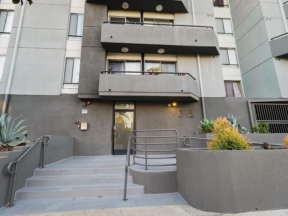 Building Photo 3