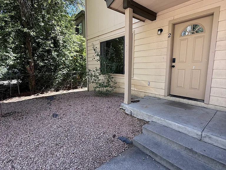 510 S Fountaine St #2 — Photo 2