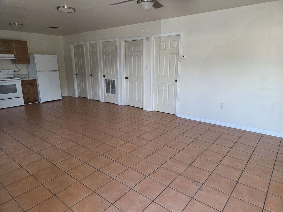 2nd image of 537 Hobson St