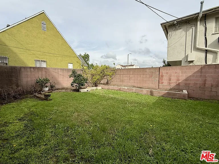 1807 S Redondo Blvd #LOWER — Photo 18
