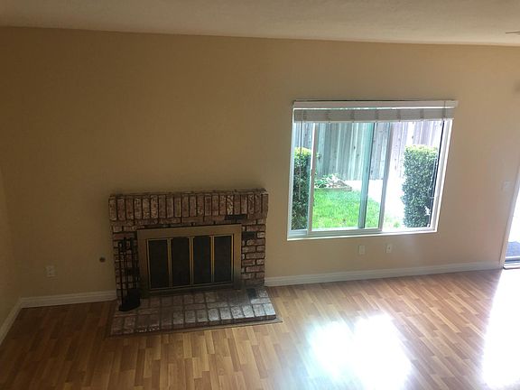 4th image of 939 W 19th St