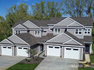 2231 NE Watertown Way, Grand Rapids, MI