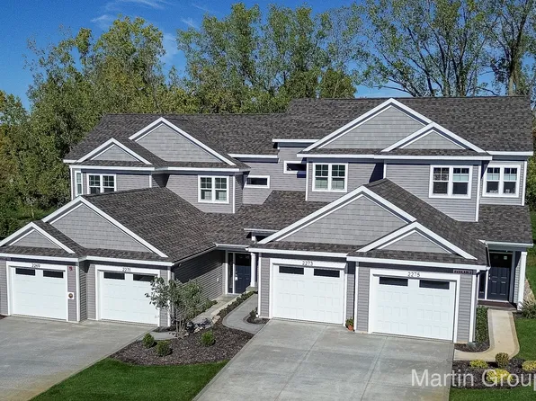 2231 NE Watertown Way, Grand Rapids, MI 49505