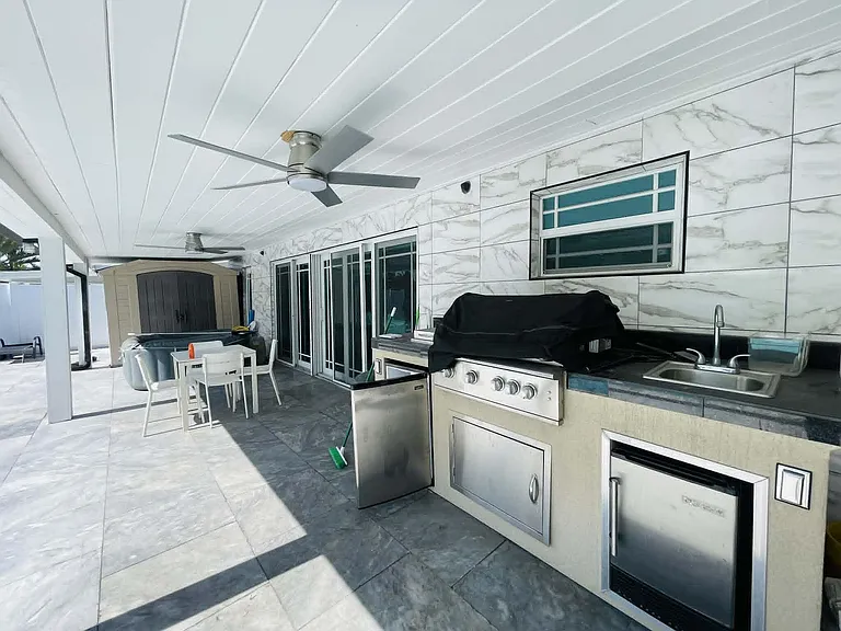2531 Gulfstream Ln — Photo 1