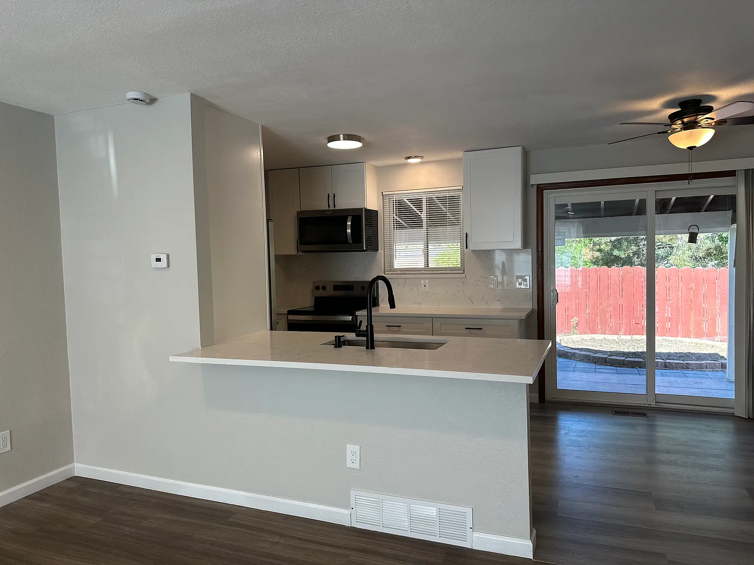4 bed, 2280 sqft, $3,100 — Photo 4