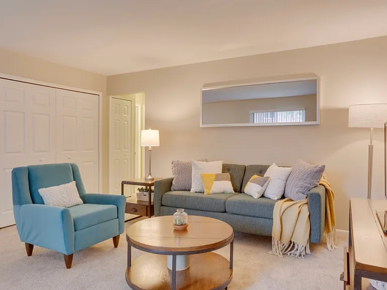Sterling Hill Apartments — Photo 2