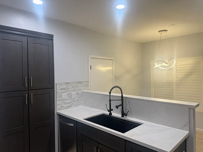 207 Round House Pl — Photo 12