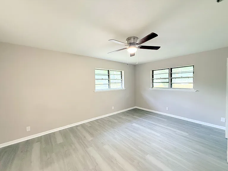 1228 Oak Dr — Photo 10