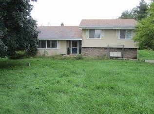 2477 Curdy Rd, Howell, MI 48855