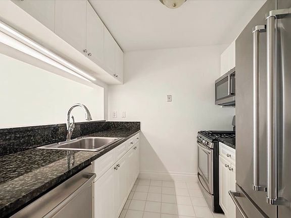 5th image of 404 E 76th St APT 7C