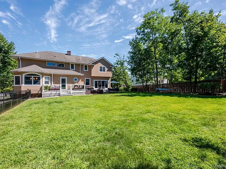107 Puritan Dr — Photo 43