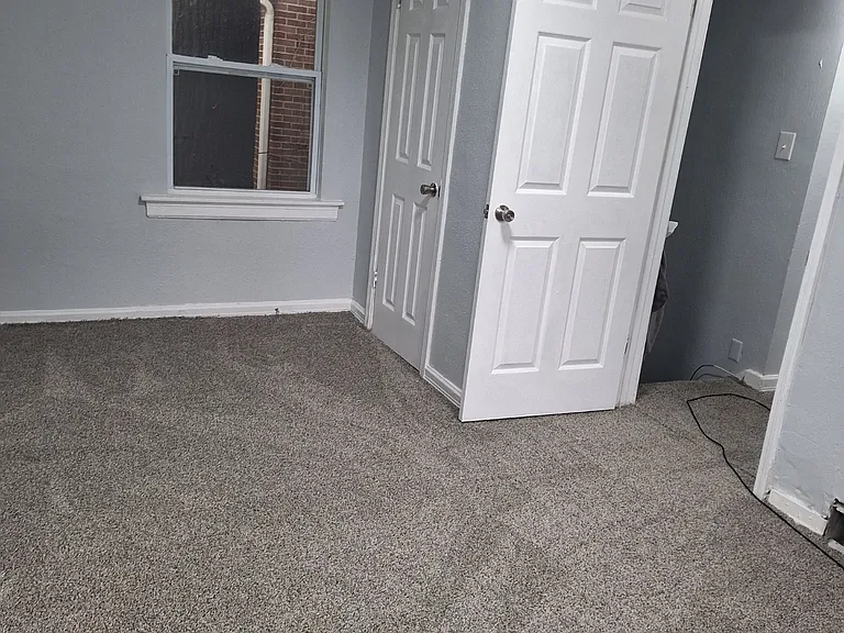 1613 Jackson Ave — Photo 6