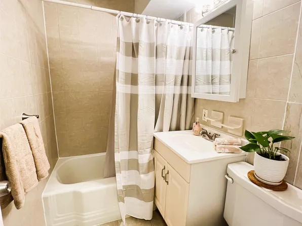 6515 Blvd East image 13 of 37