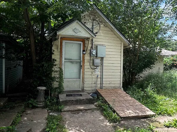 128 1/2 E Main St, Augusta, KS 67010