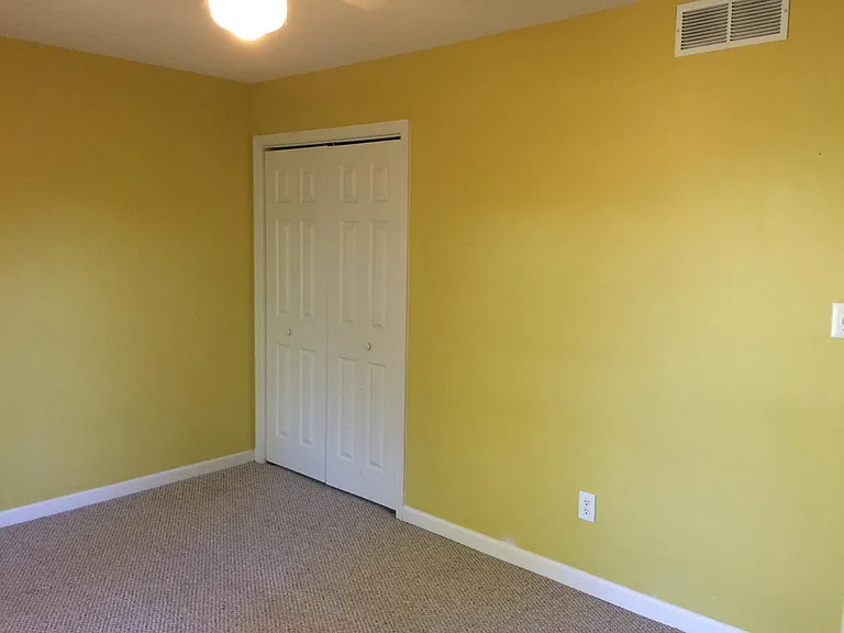 3350 S Oaklawn Cir — Photo 7