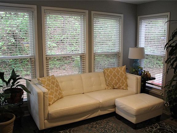 5th image of 1113 Lake Pointe Cir