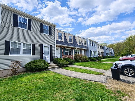 3rd image of 46 Pawtucket Blvd Unit 34