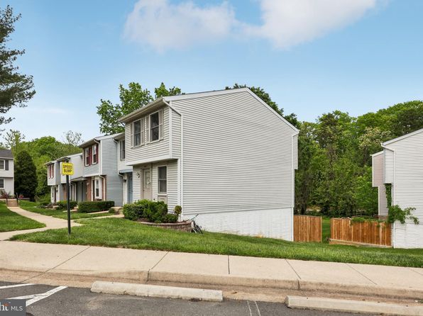 1660 Thenia Pl, Woodbridge, VA 22192