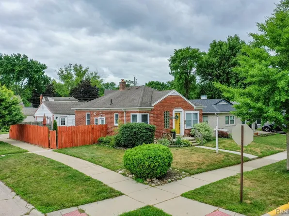 205 W Tacoma St, Clawson, MI 48017