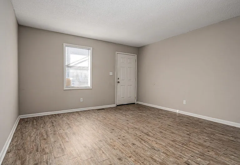 324 Lexington St #1 — Photo 4