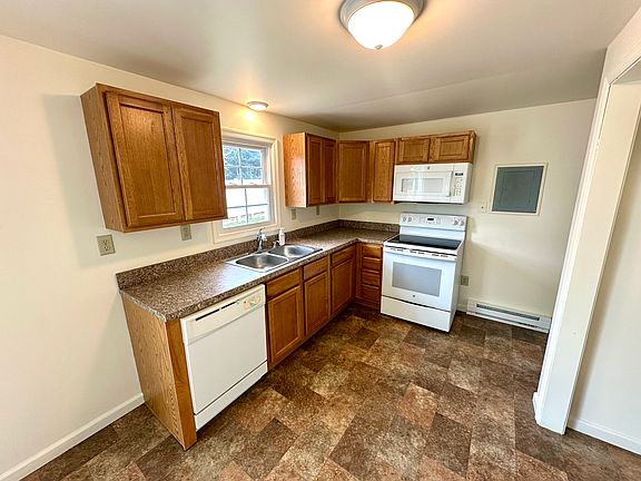 3rd image of 103 Green Park Dr