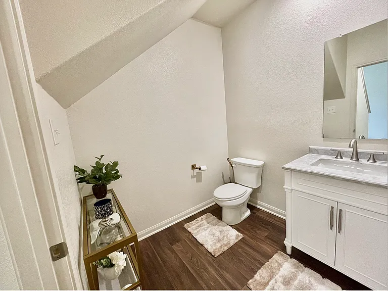 1327 Amy Dr — Photo 8