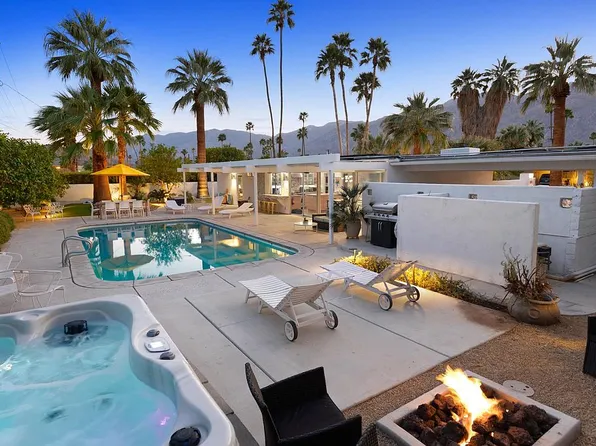 244 N Monterey Rd, Palm Springs, CA 92262