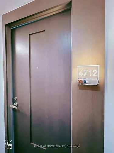 45 Charles St E Photo 1