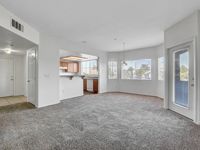 Aspen Peak Condominiums — Photo 22