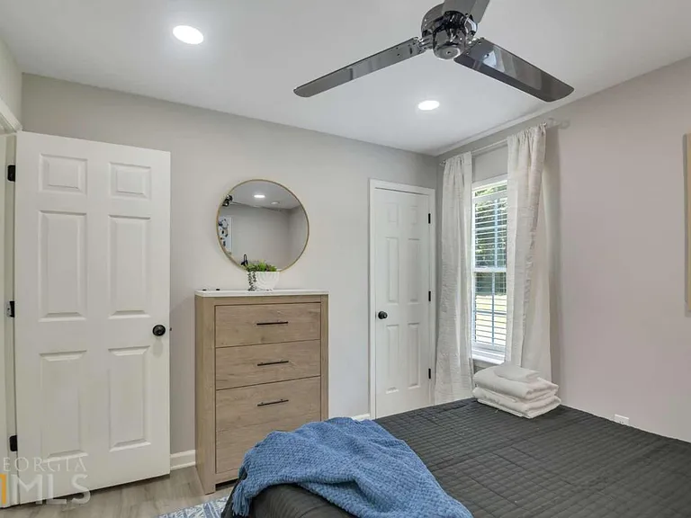 1748 Spring Rd — Photo 12