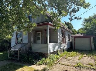 723 S Chippewa Ave, Freeport, IL 61032