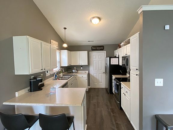 3rd image of 5465 Wood Hollow Dr