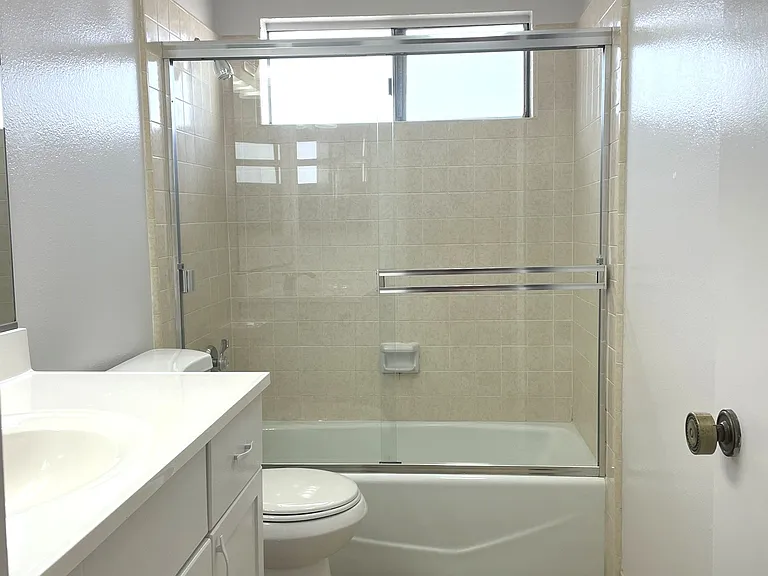 1255 W 7th St #6 — Photo 10