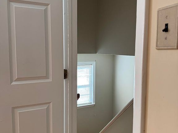 3rd image of 305 Forrest Ave APT B