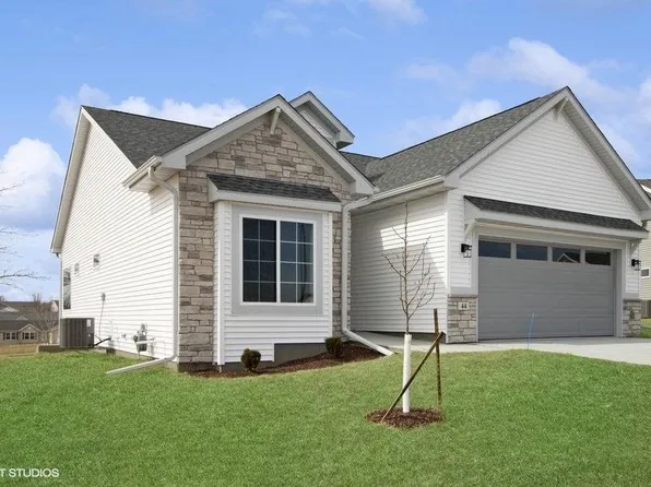 44 Pinnacle Ln, Tiffin, IA 52340