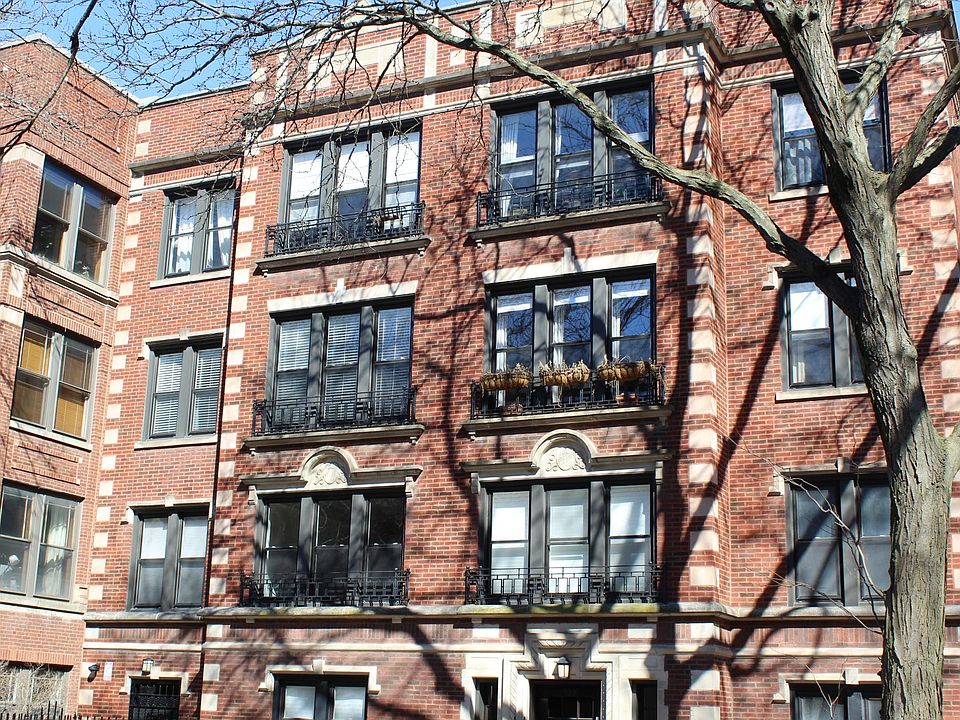 1st image of 928 W Ainslie St APT 2W