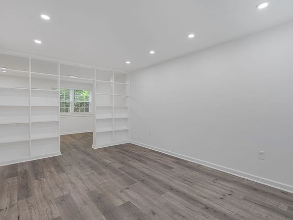 2nd image of 31 Faris Cir